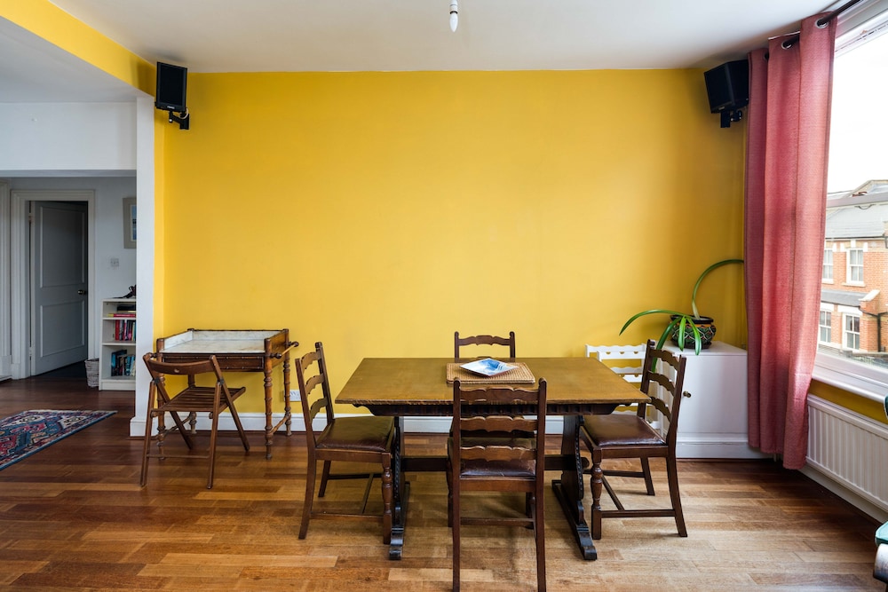 Elegant And Peaceful 2Bd Apt - Barons Court/London