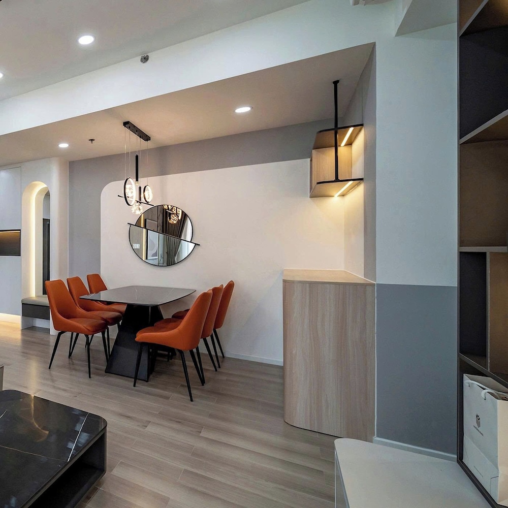 Apartment Landmark 81 by Urban Home