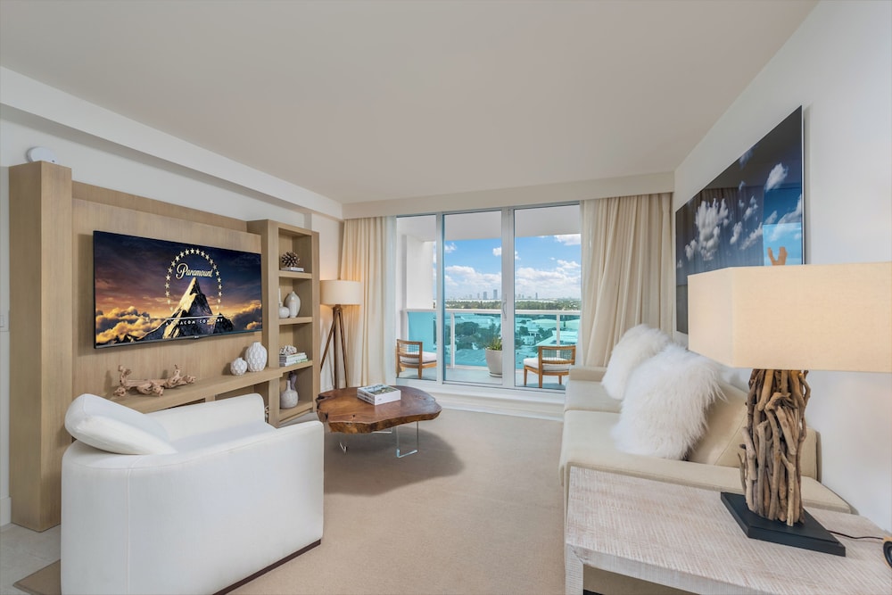 Luxury Vacation Rentals at 1 Hotel & Homes by LRMB