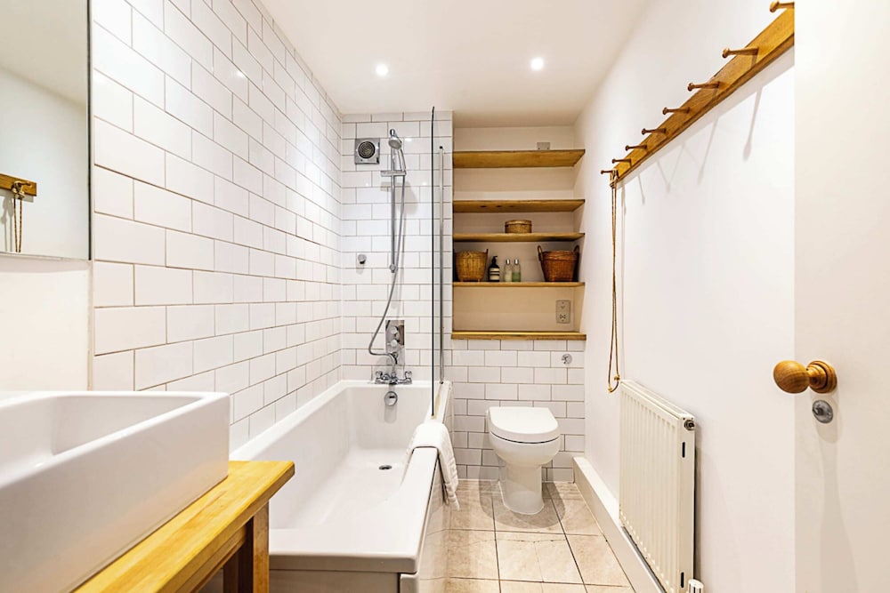 Tranquil 2 Bedroom Apartment in East London