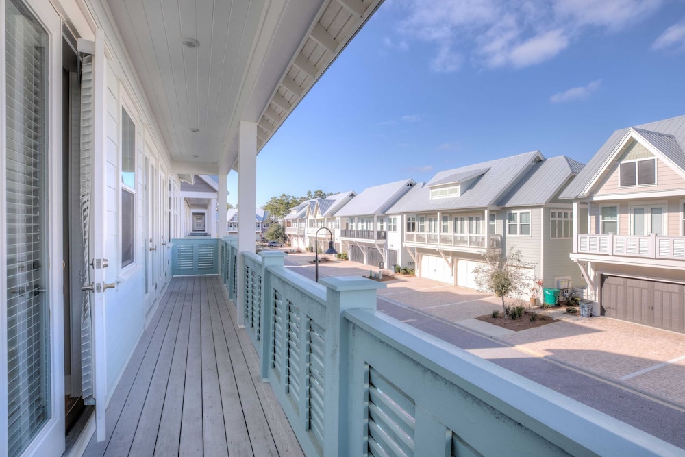 30A Sandpiper by Avantstay In Prominence, 2 Pools + Gym Access, 2 Bikes Incl