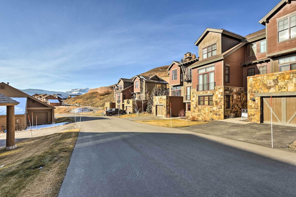 Crested Butte Townhome w/ Views - Steps to Lifts! view 5