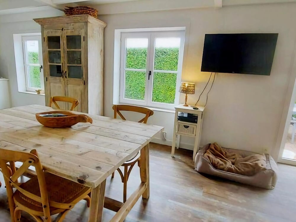 Cozy Holiday Home in Nieuwpoort With Swimming Pool