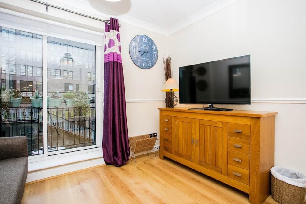 1 Bedroom Apartment near St. Paul's Cathedral
