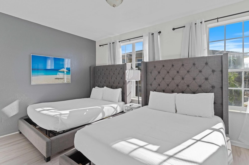 Vista Cay Swanky