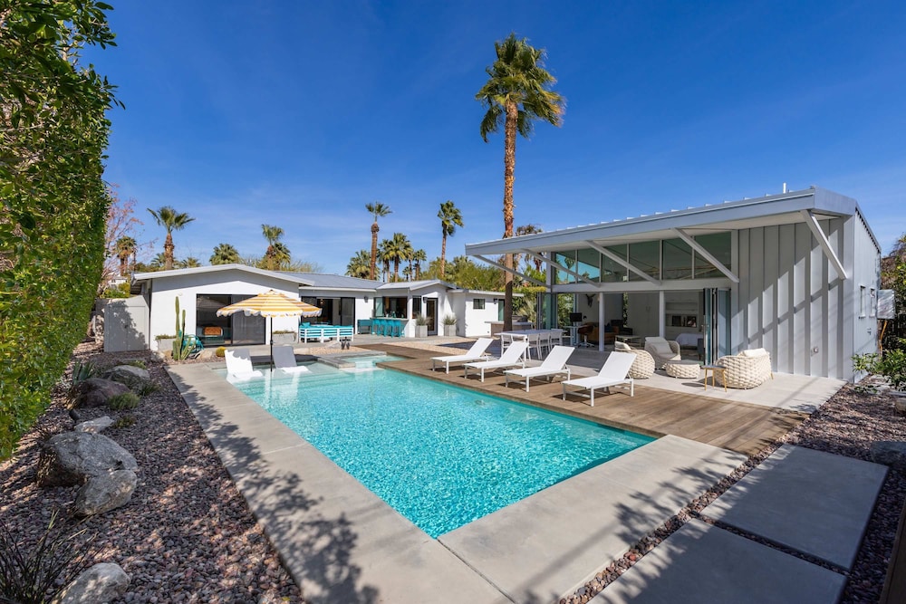 Luxury 4-bedroom Home With Pool Spa Stunning Mountain Views