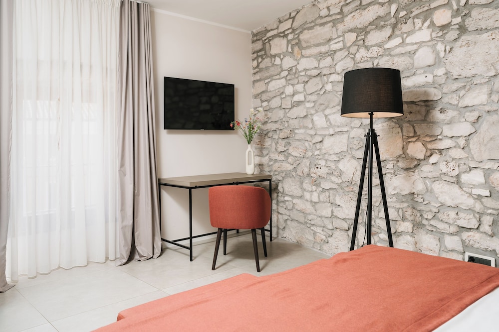 Al Porto Suites