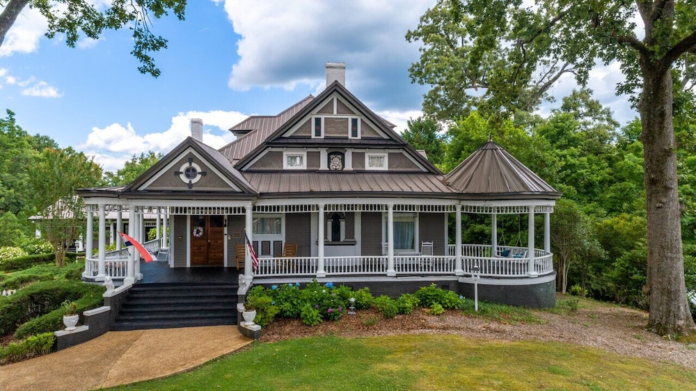 Hogan House at Rose Hill B&B