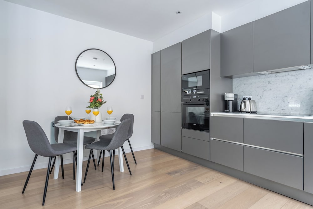 Chic 1BR Close to Tower & Thames