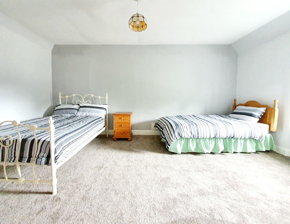 Spacious Holiday Home Closeby The River view 3