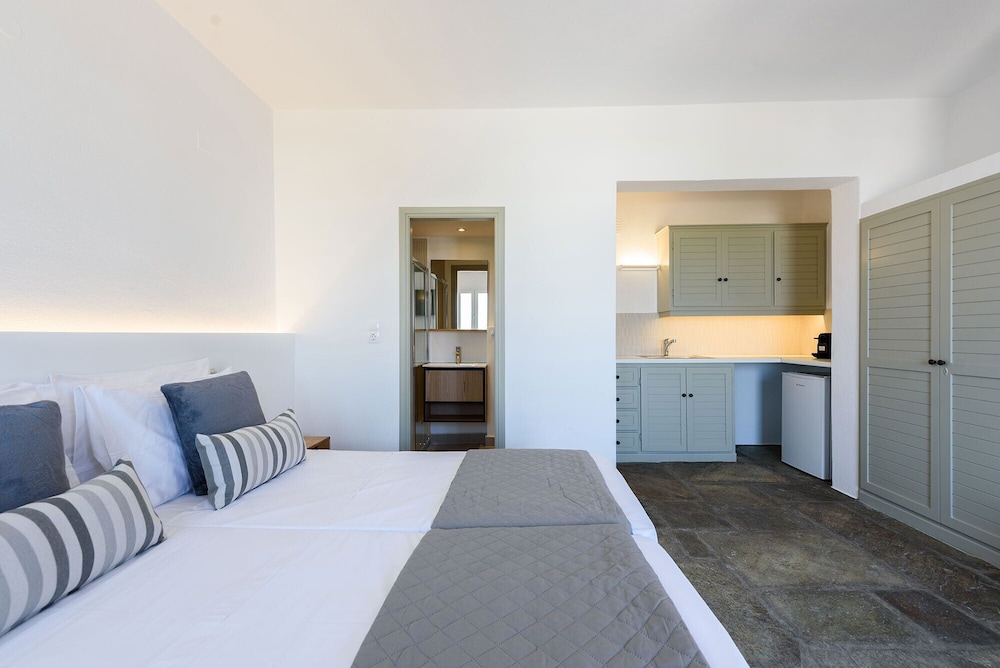 Phaedrus Living Paros Cycladic Residences 3