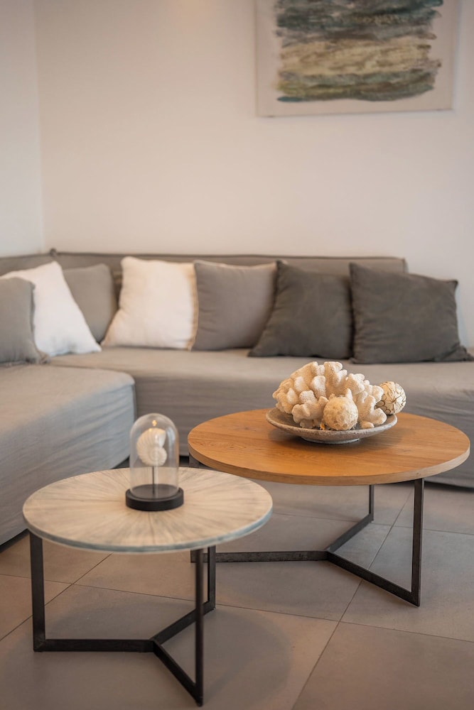 Amor Hideaway Villas