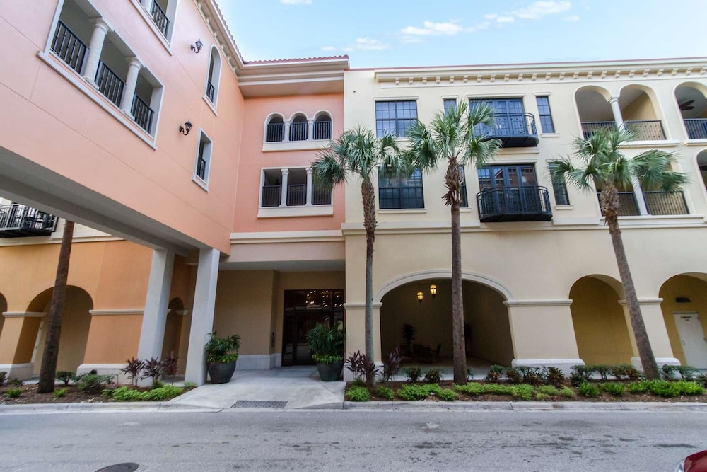The Residences At Coconut Pointe 8203 view 5