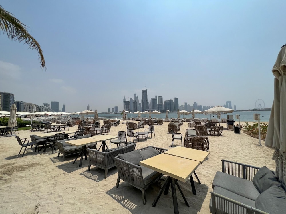 Signature Studio W Full Sea View on Palm Jumeirah