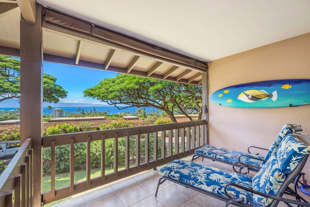 Ocean View Kaanapali Condo w 2 Lanais Loft AC Pool Walk to Beach