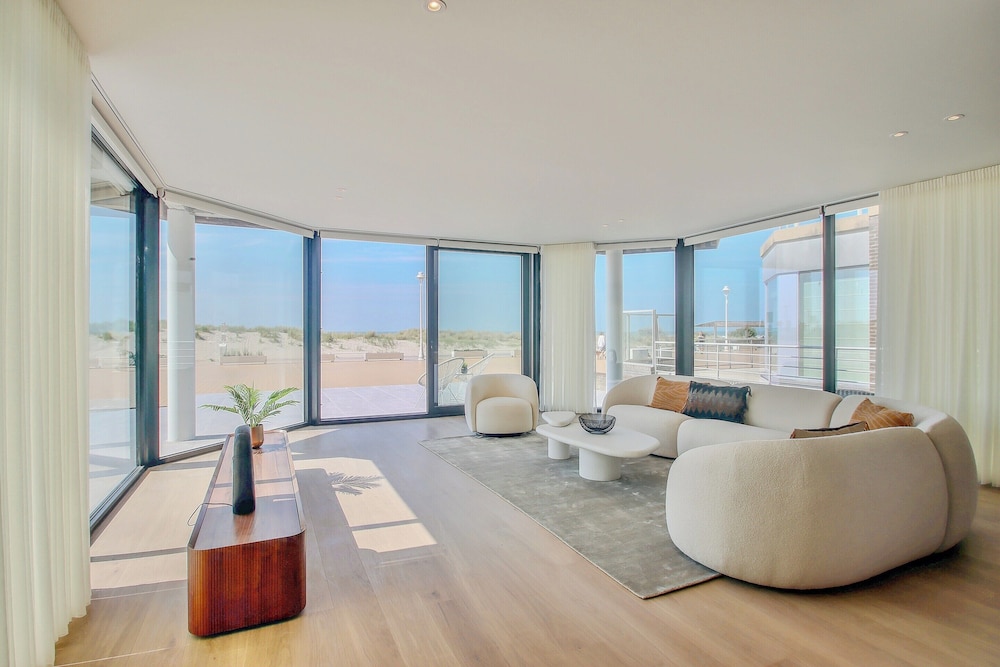 Apartment in Nieuwpoort With Sea View