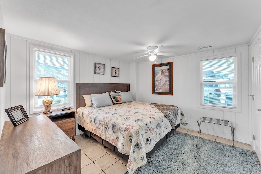 Coastal Camelot - Walk To Surfside Beach 2 Bedroom Duplex