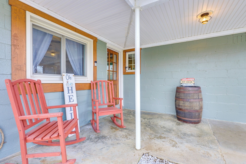 Grill & Fire Pit: New Market Getaway on 3-acres!