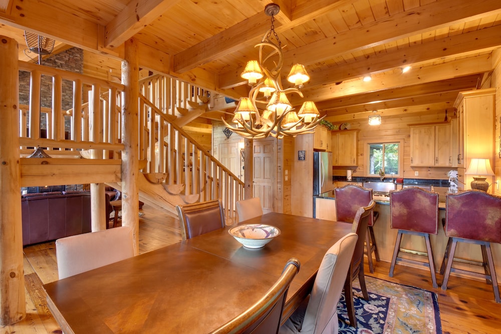 Pet-friendly Sky Valley House w/ Game Room & Views view 3
