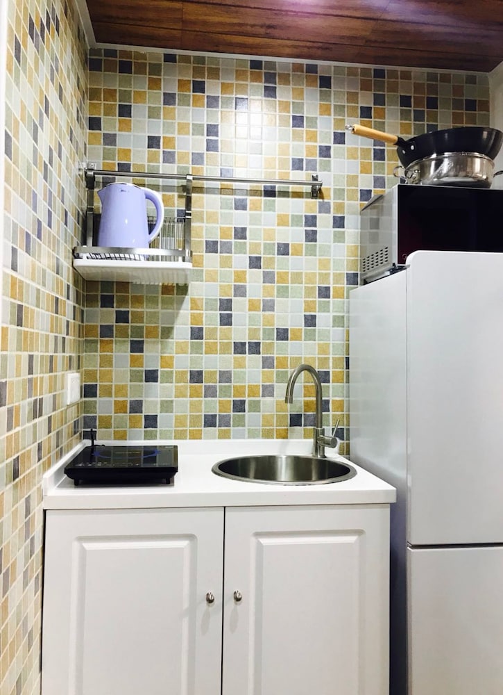 E-Home Self-Service Apartment