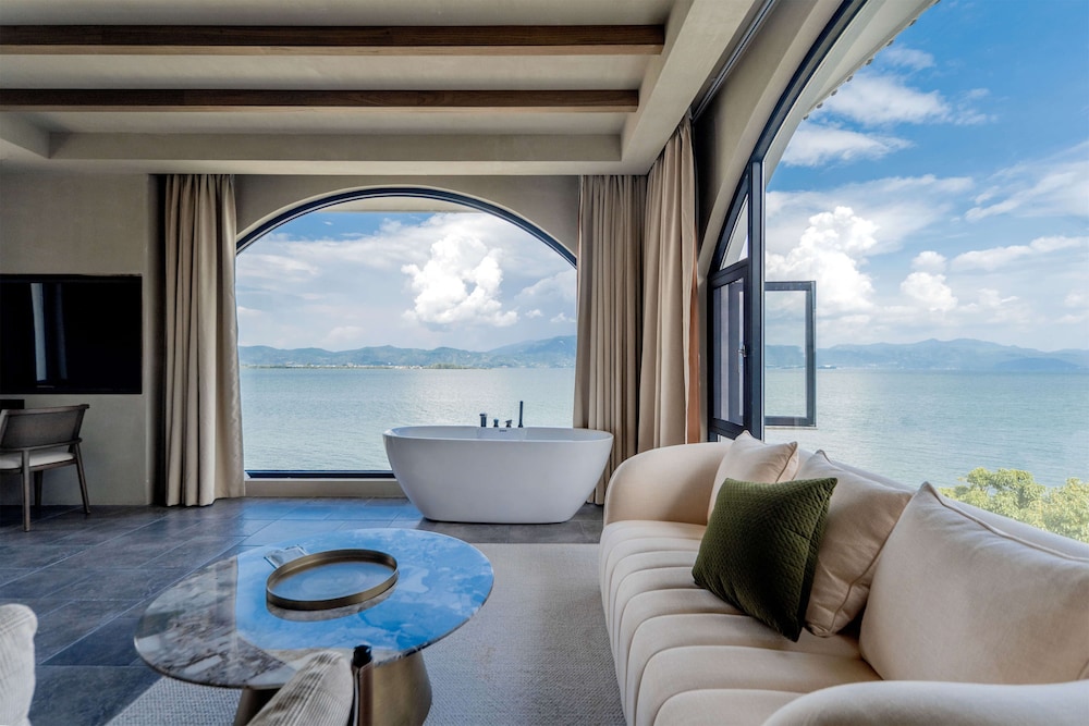 Dali Qingmai Seaview Resort