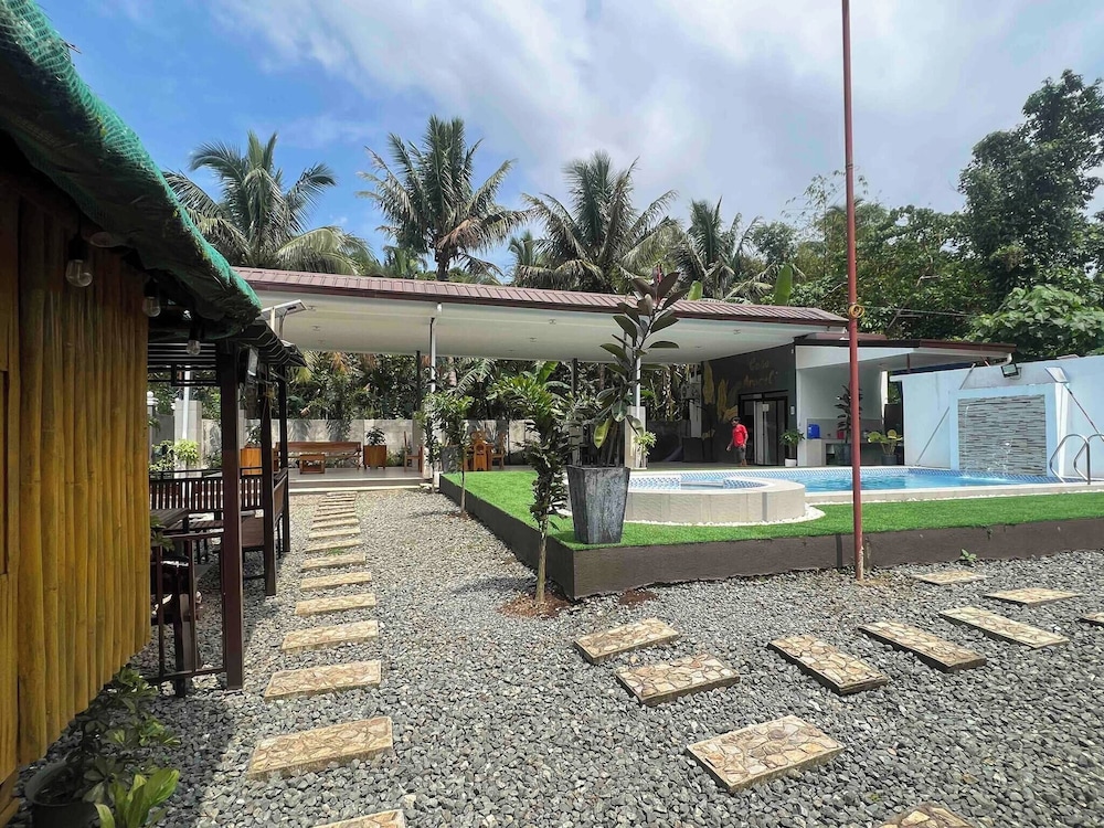 Serene Farmhouse Retreat in Alfonso, Cavite - Perfect for Family Getaways