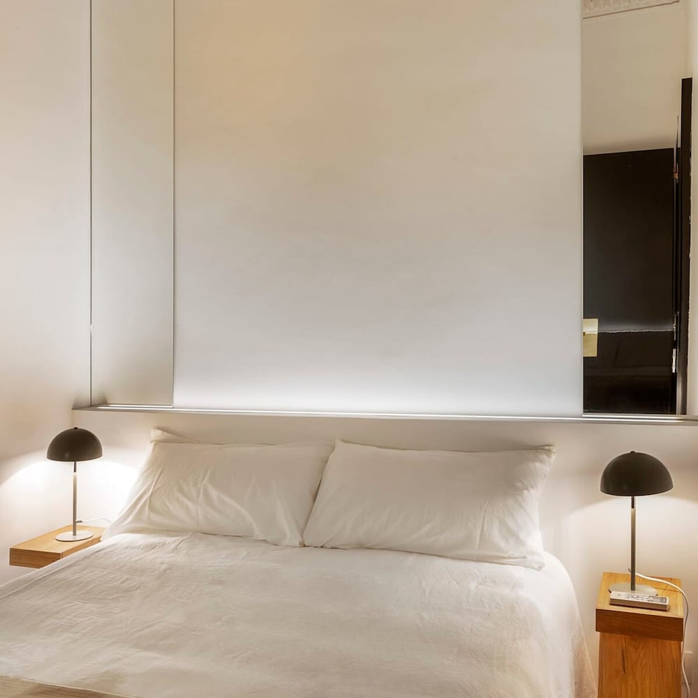 Artist Modernist 3-br Gem Next to Paseo de Gracia