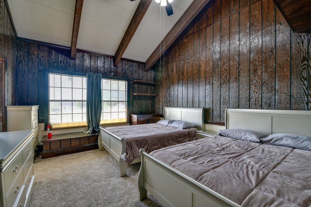 Private Pool: Pilot Point Home on 45 Acres
