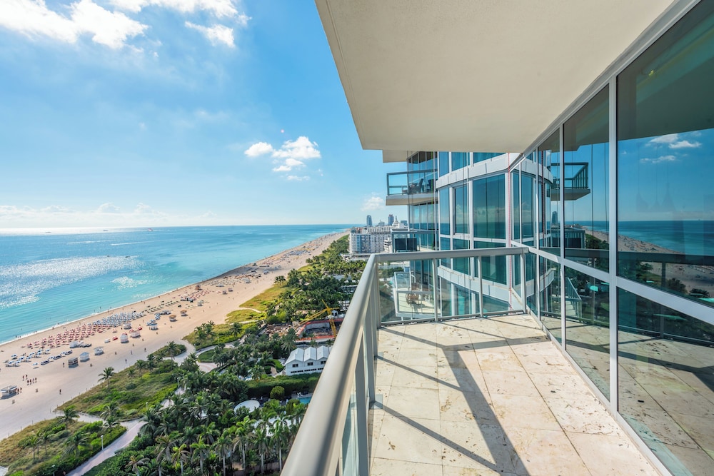 Luxury Vacation Rentals at The Setai by LRMB