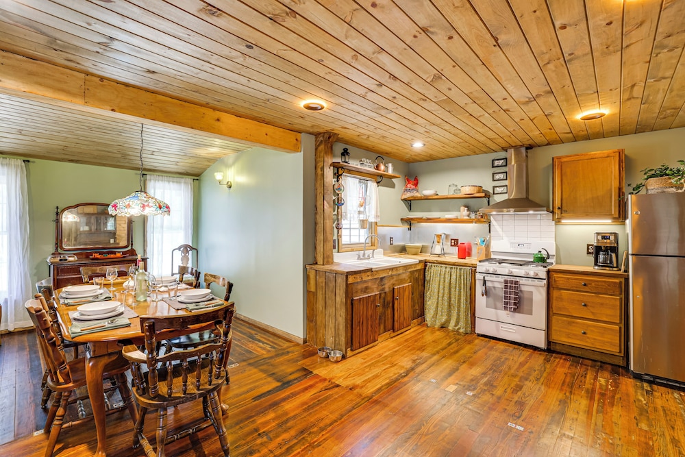 Ski, Swim, Relax: Old-fashioned Poconos Getaway