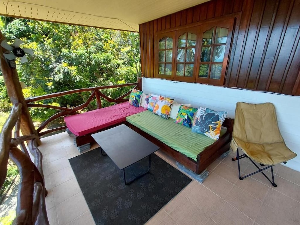 2 Bedroom Private Home Perfect for Families - Kitchen -seaviews -fast Wifi