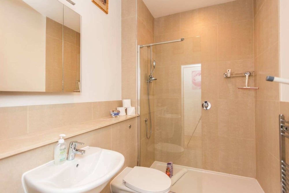 Homely 1 Bedroom Apartment in the Heart of Vibrant Camden