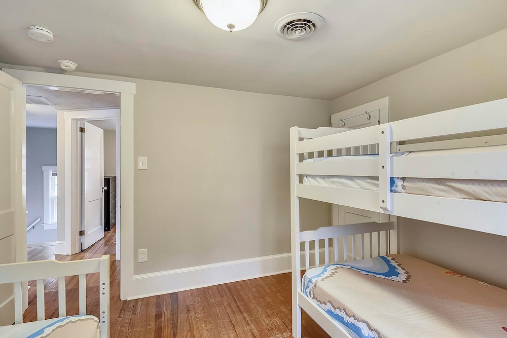 Laurel Street 108