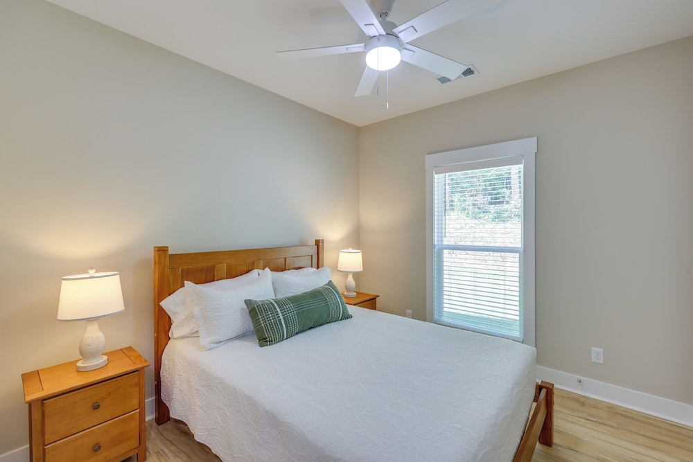 Near 17 Springs Sports Complex: Millbrook Duplex!