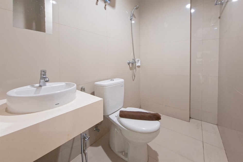 Modern Minimalist Look 1Br Apartment At Tree Park City Bsd