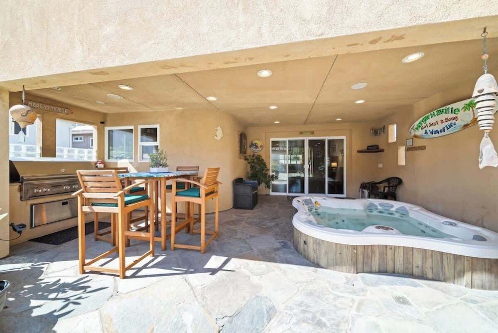 Hot Tub Ocean Views 3 Bedroom Private Home