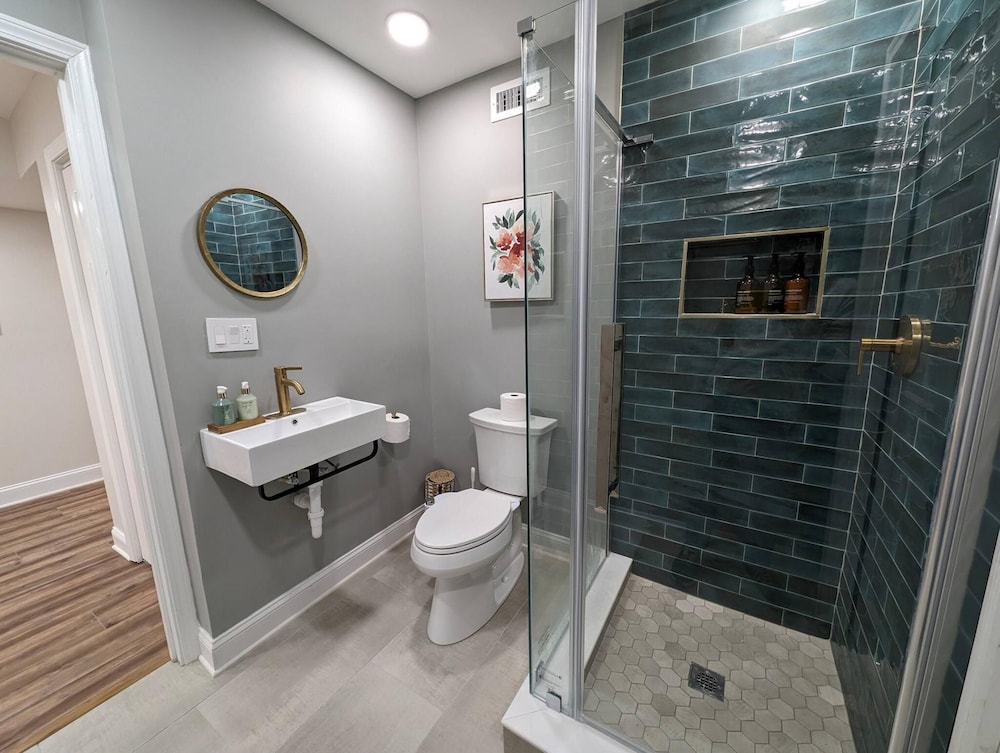 1303 Colony Dr Marietta - Full Home