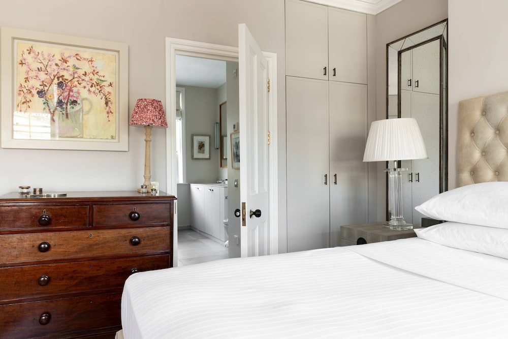 Clarendon Street by Onefinestay