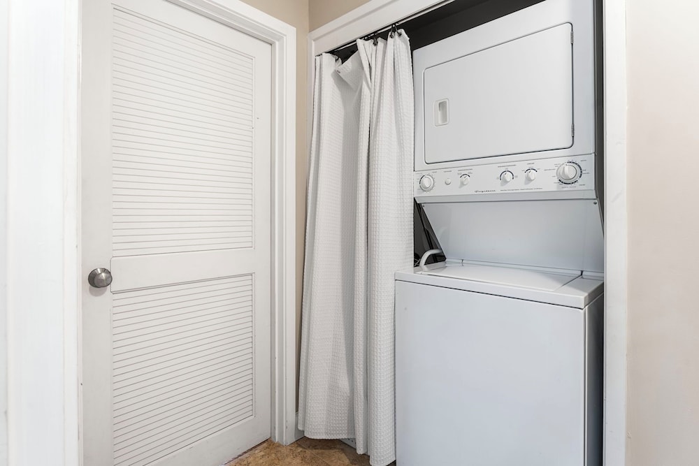 Beautiful Mountain View - Concierge Included - Spacious! - Vrkcv