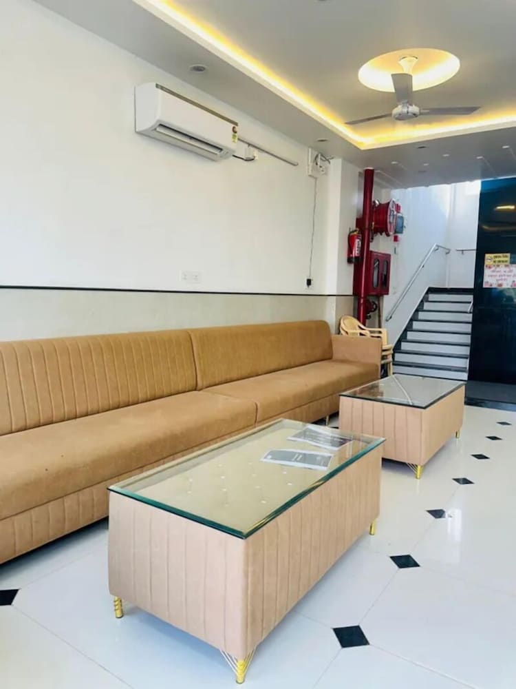 Fabhotel Shri Hari Singh Dham