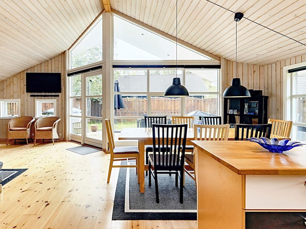 10 Person Holiday Home in Vaeggerlose