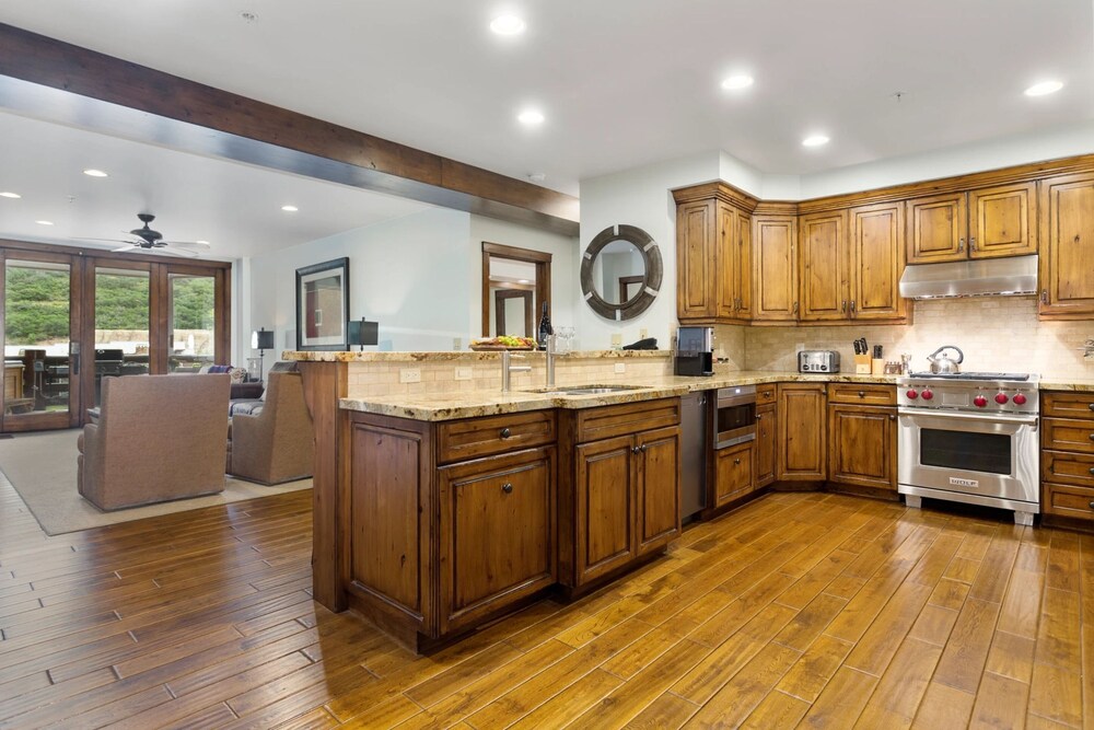 Trail's End Lodge at Deer Valley Resort - Two Bedroom Residence with Den and Spa #202 2 Condo