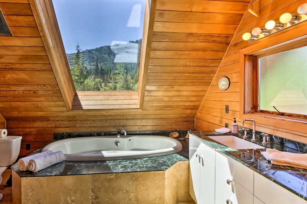 'big House Lodge' - Cle Elum Retreat on 8 Acres! - Property Image 55