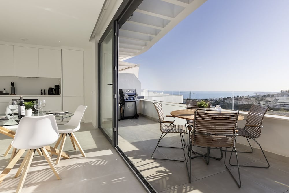 Sunset Top Floor Apartment Higueron