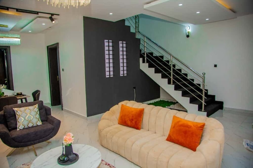 Aviv Luxury Homes