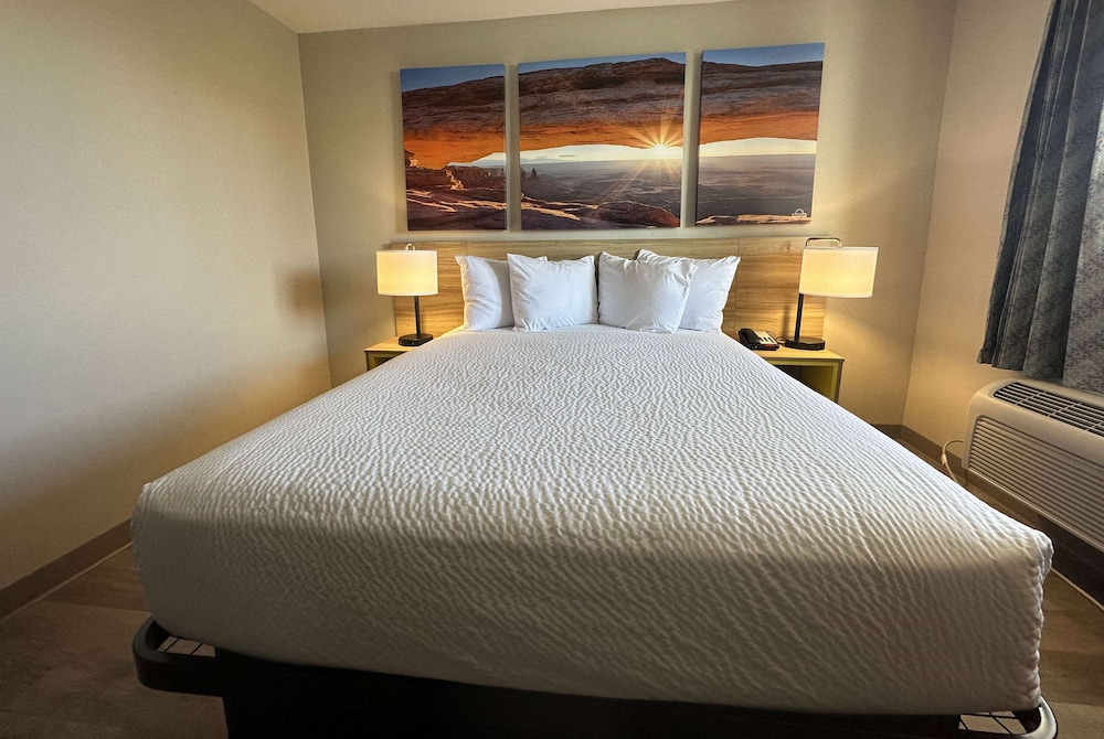 Days Inn by Wyndham Farmington NM