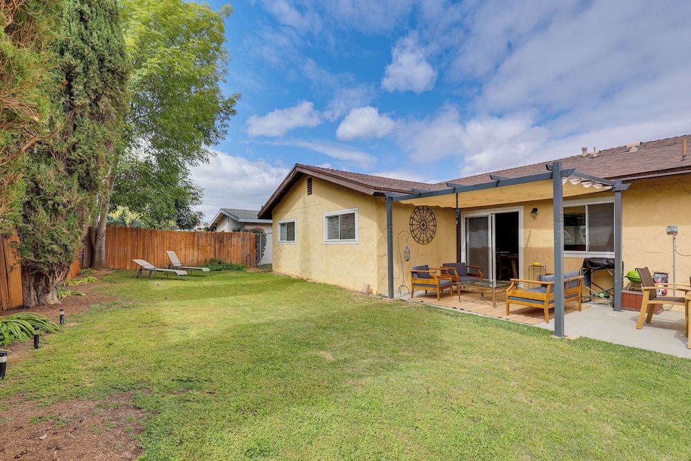 Sunny Oceanside Home w/ Patio, 5 Mi to Downtown!