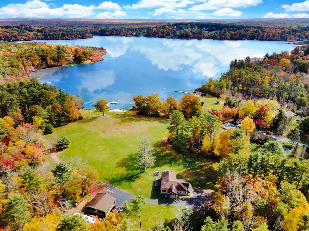 2 Lake Cabins Pool+hottub Game Room 23acs