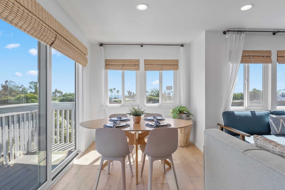 Modern San Clemente Duplex 2 Units w/ Ocean Views, Walk to Trestles Beach