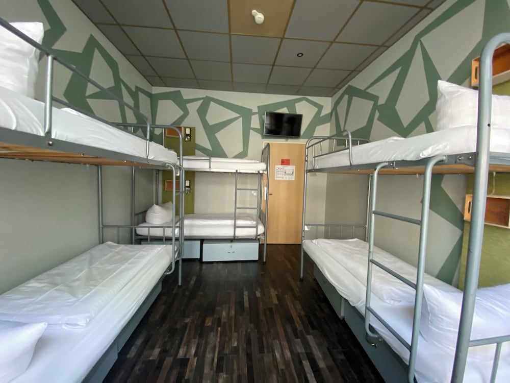 Singer109 Hostel